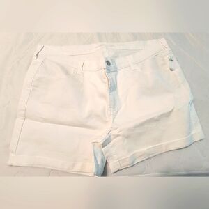 Wow midrise Jean short sz 18